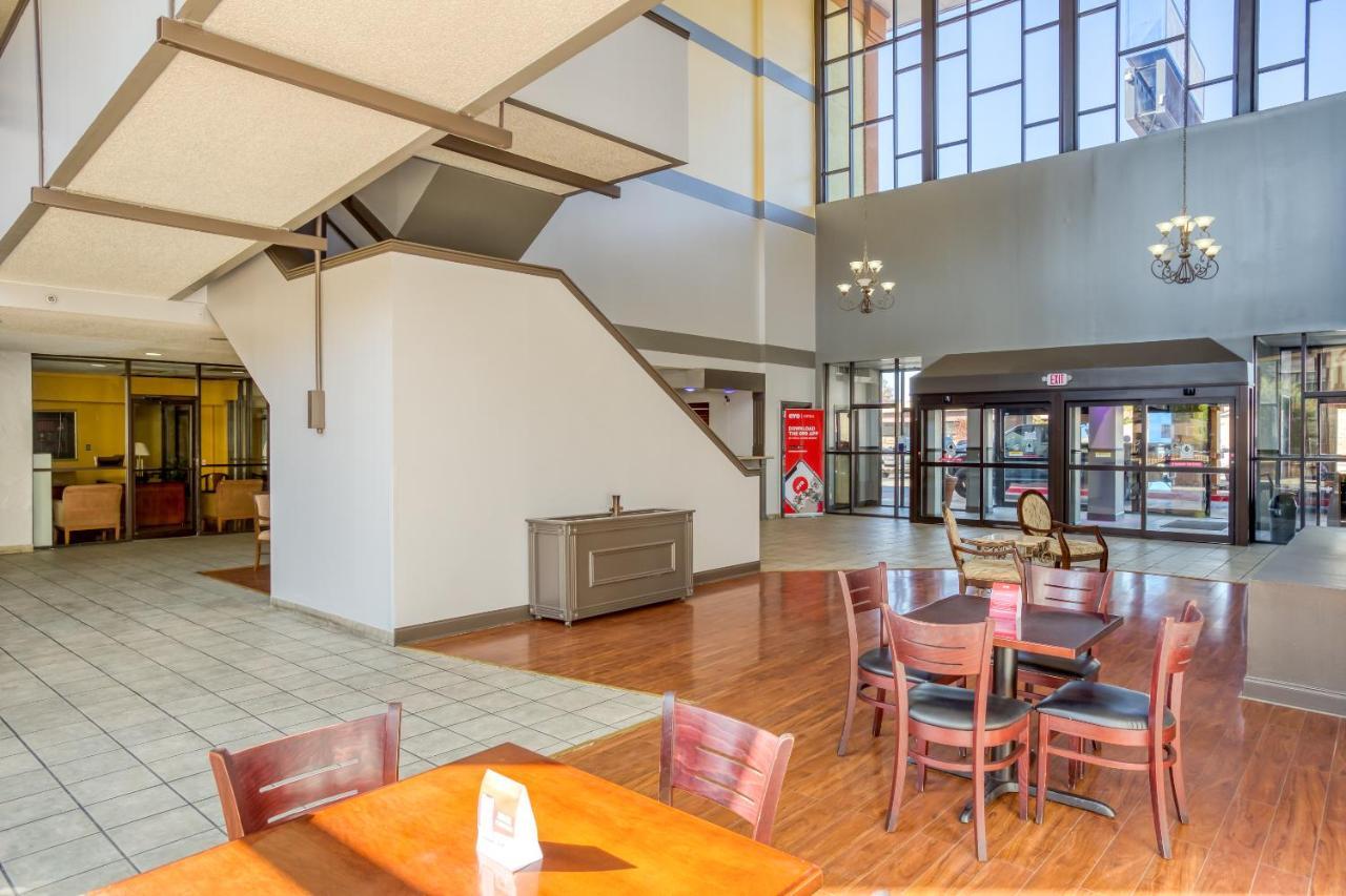 Oyo Hotel Tulsa I-44 Midtown Eksteriør billede